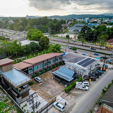Tobedzz Hotel Ranong Exterior photo